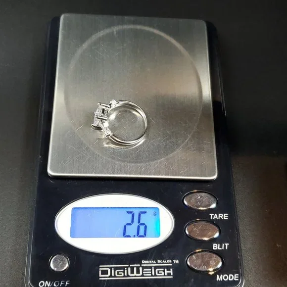 Size 6 925 Sterling Silver Cubic Zirconia Brilliant Gem Ring - Picture 8 of 8